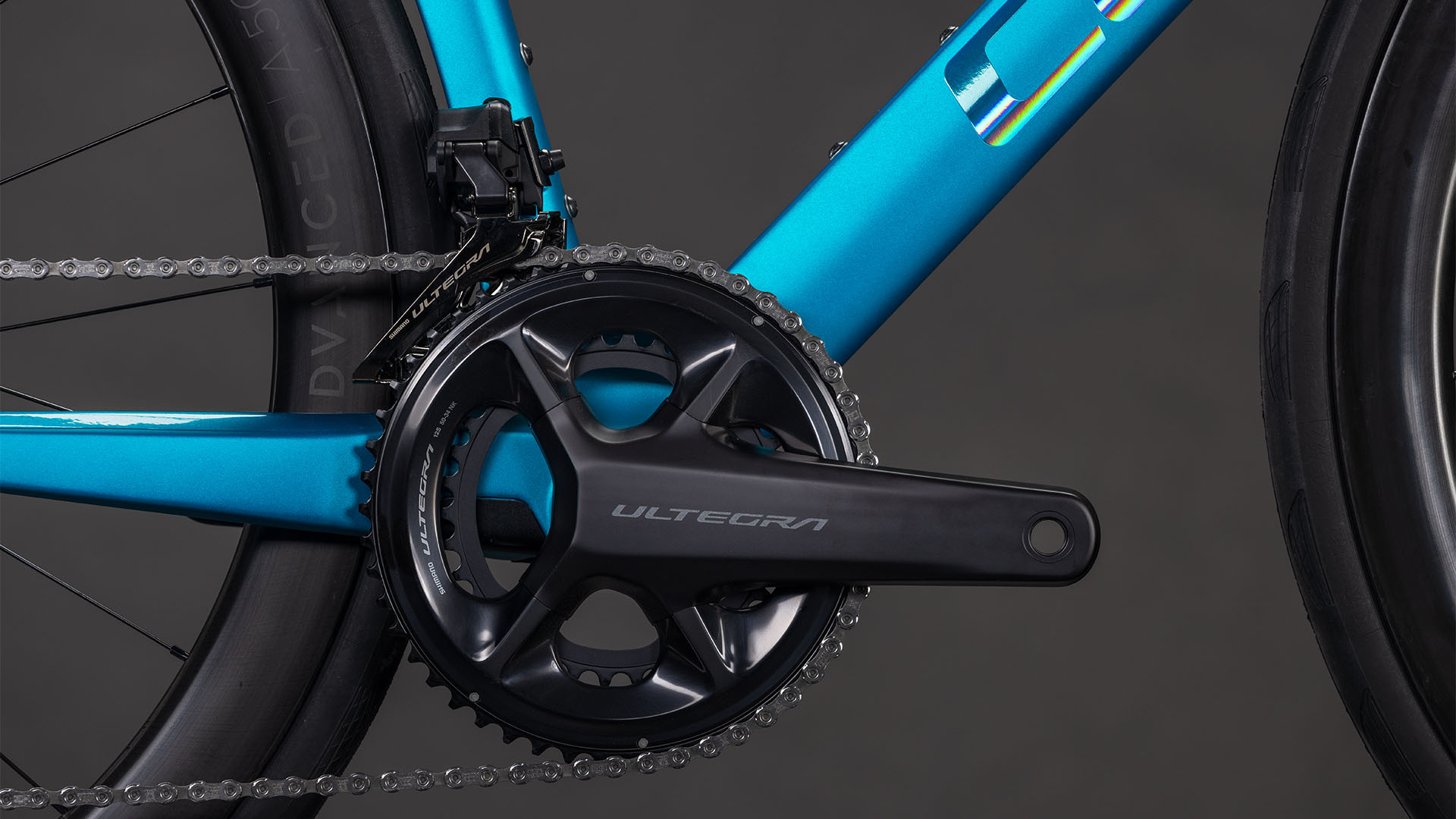 Cube Agree C:62 PRO bali n prism gonilka Shimano Ultegra in sprednji menjalnik Ultegra Di2