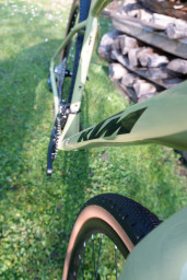 Cube vs. KTM: Naj ponudba gravel koles v rangu 1.600eur