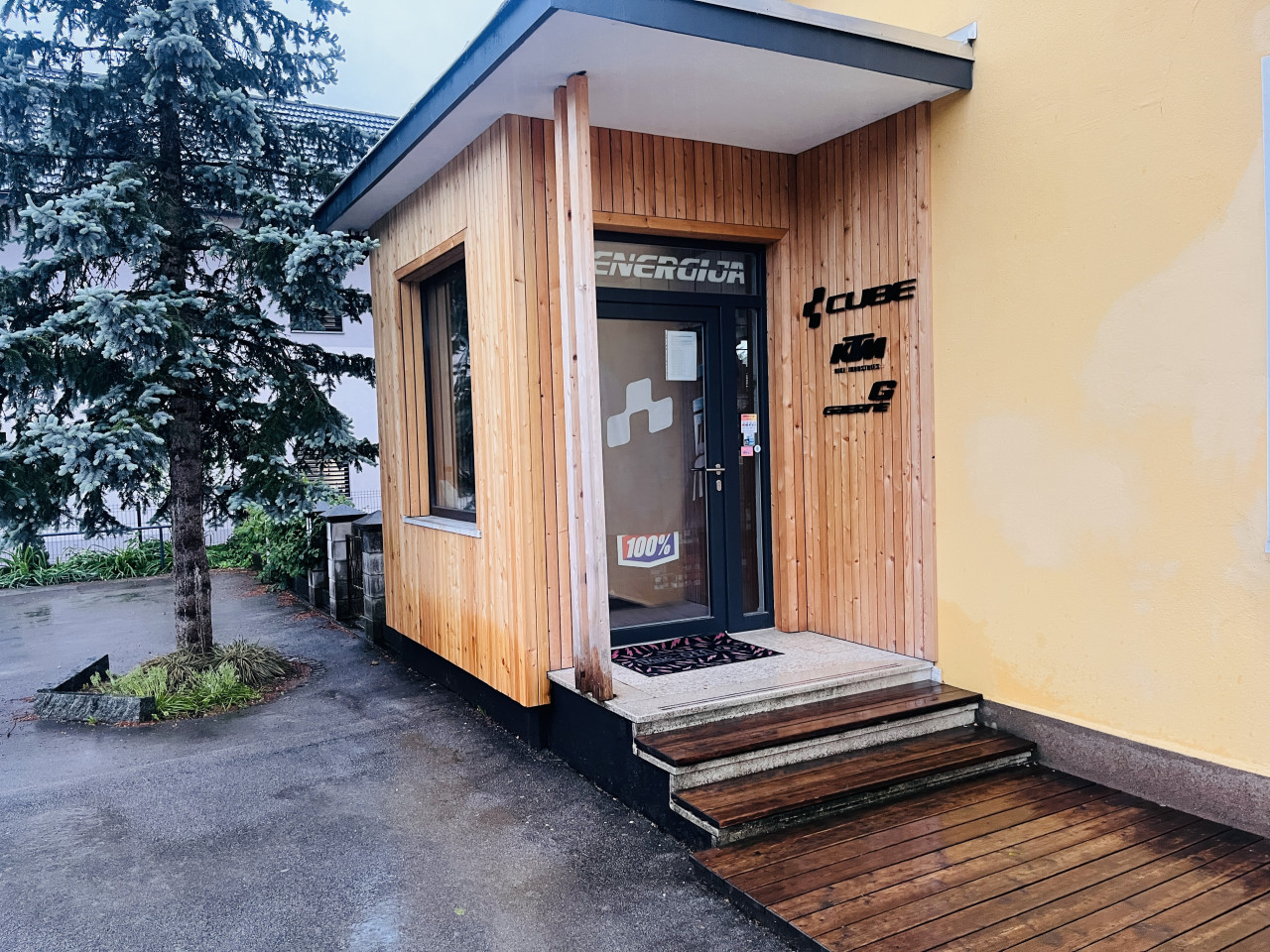 Iščemo: Prodajalec koles in opreme (m/ž) – Pridruži se ekipi v kolesarski trgovini Energijabikes