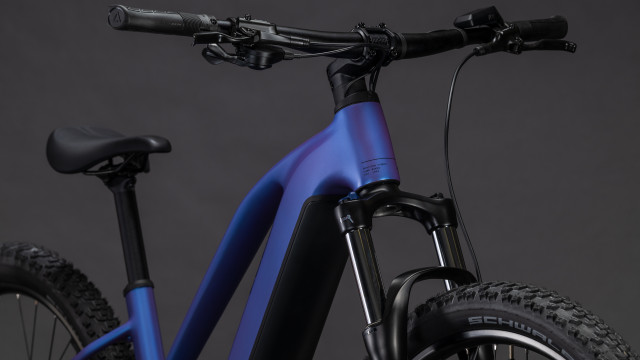 Cube Reaction Hybrid ONE 800 blueiris´n´reflect Trapeze 2026 kolo