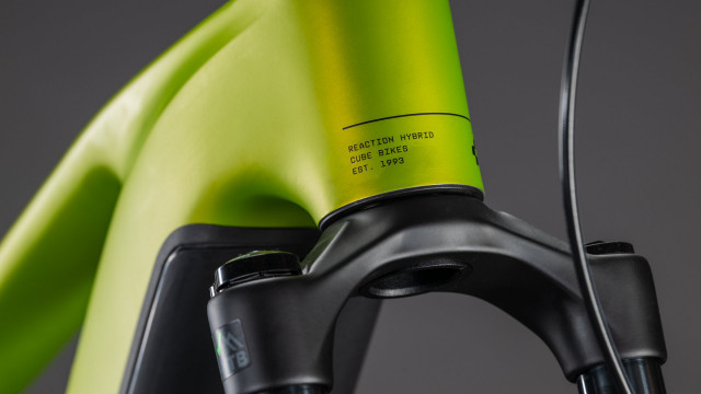 Cube Reaction Hybrid Race 800 lizard´n´black 2026 Kolo