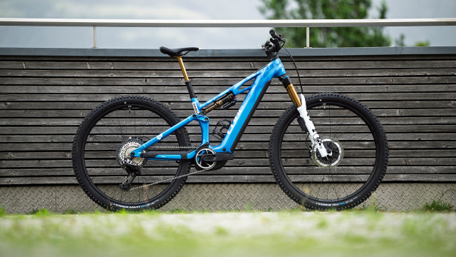 CUBE Stereo Hybrid ONE44 HPC AT 800 actionteam 2027 kolo