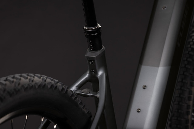 CUBE Reaction Hybrid Race 800 slabgrey 'n' chrome 2027 kolo