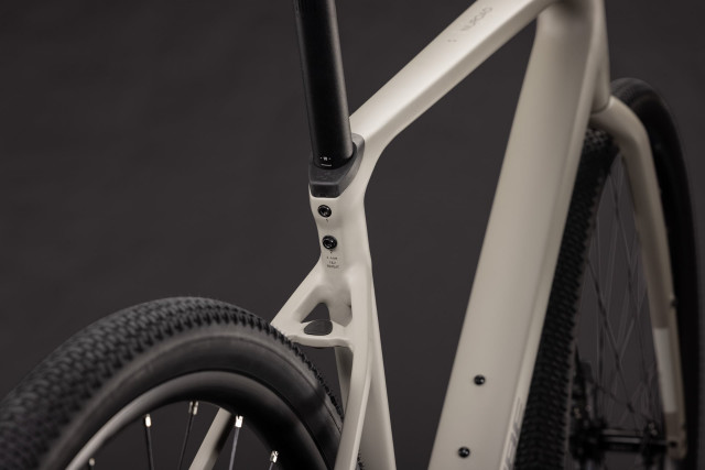 CUBE Nuroad EX oatgrey 'n' black 2027 gravel kolo