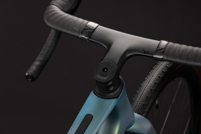 CUBE Nuroad C:62 Race jungali 'n' black 2027 gravel kolo