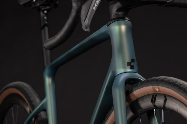 CUBE Nuroad C:62 Race jungali 'n' black 2027 gravel kolo