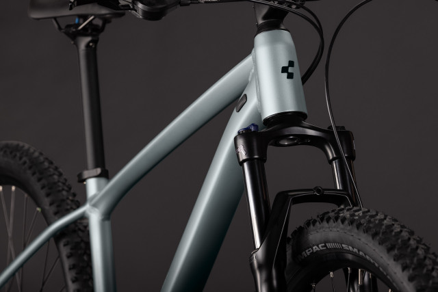 CUBE Aim Pro grey 'n' black 2027 kolo