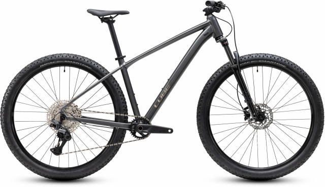 CUBE Aim SLX slateblack 'n' chrome 2027 kolo
