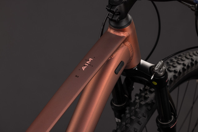 CUBE Aim SLX rustyrose 'n' peach 2027 kolo