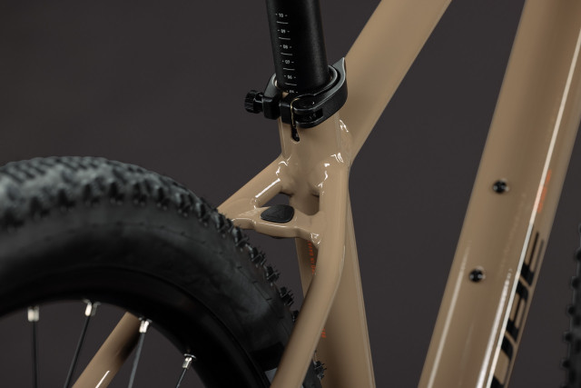 CUBE Aim SLT cappuccino 'n' black 2027 kolo