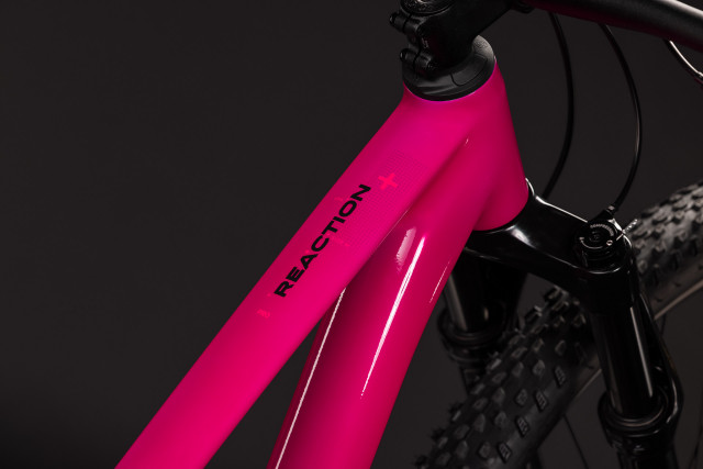 CUBE Reaction Pro fuchsia 'n' black 2027 kolo