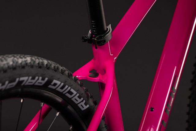 CUBE Reaction Pro fuchsia 'n' black 2027 kolo