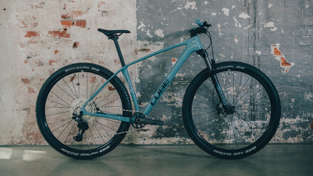 CUBE Reaction C:62 ONE surfblue 'n' black 2027 kolo