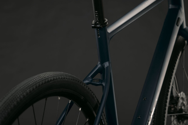 CUBE Nulane Pro night 'n' chrome 2027 kolo