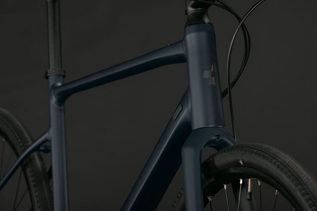 CUBE Nulane Pro night 'n' chrome 2027 kolo