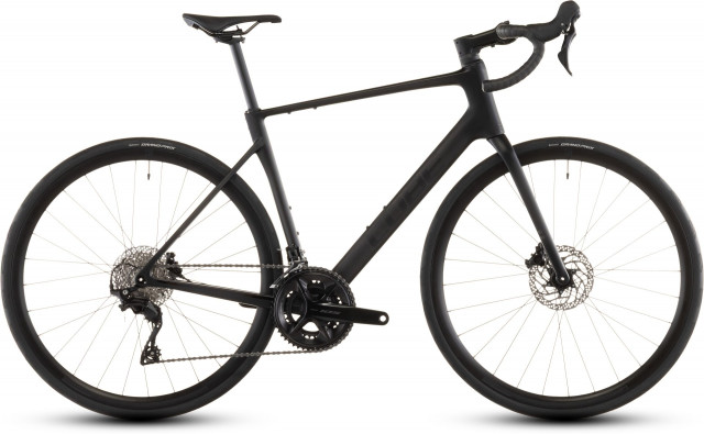 Cube Attain C:62 Race blackline 2026 Kolo