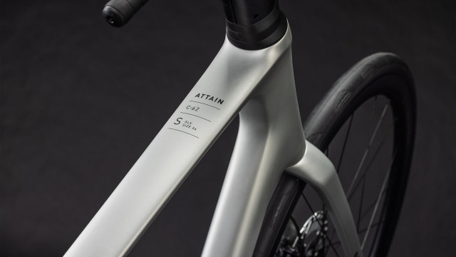 Cube Attain C:62 SLX sleekgrey´n´prism 2026 Kolo