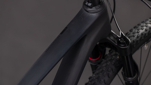 Cube Reaction C:62 Pro blackline 2026 Kolo