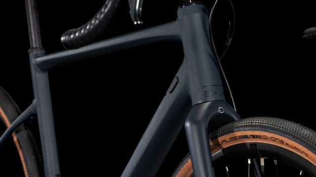 CUBE NUROAD PRO night´n´black 2025 KOLO